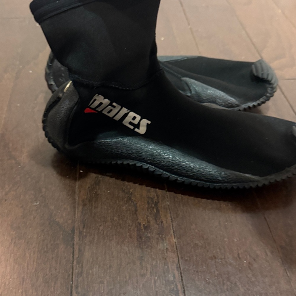 Mares Neoprene  Non-Slip Rubber Sole zip booties